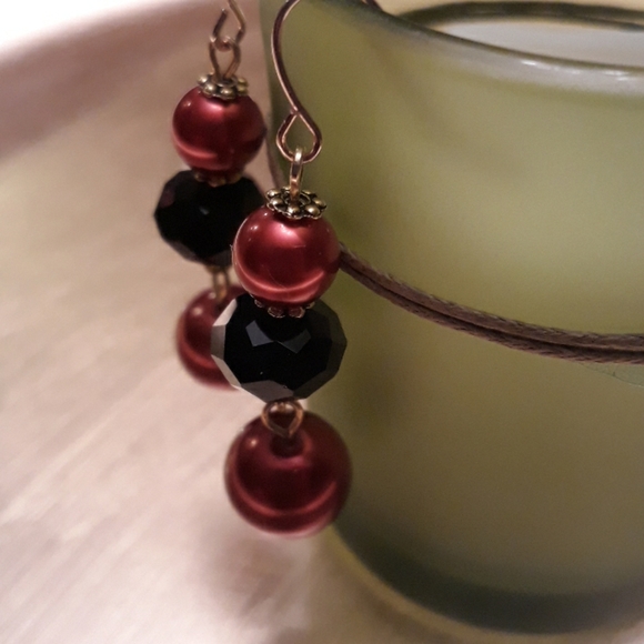 Shell Pearl Earrings - Picture 3 of 4